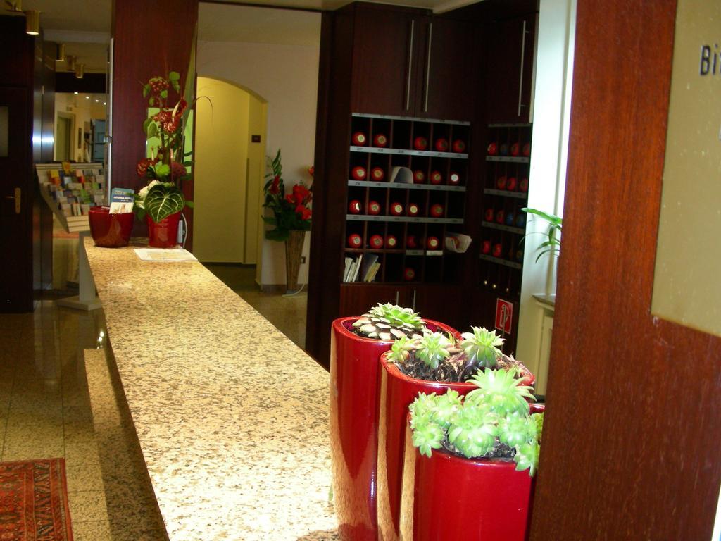 Hotel Astoria Francfort-sur-le-Main Extérieur photo