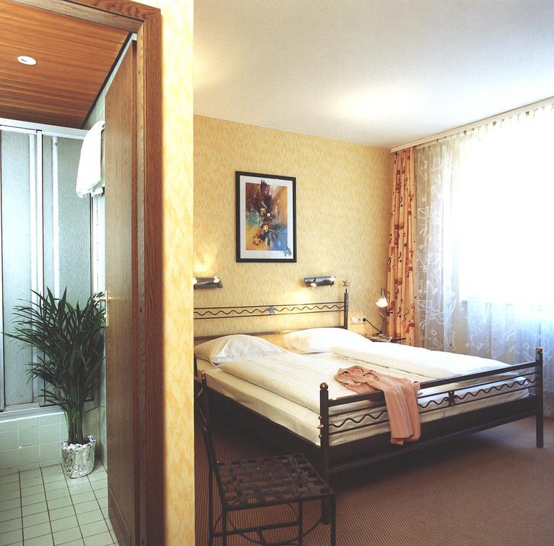 Hotel Astoria Francfort-sur-le-Main Extérieur photo