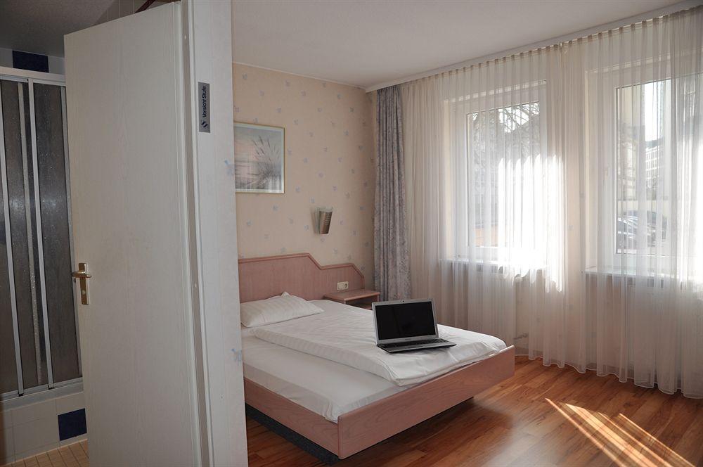 Hotel Astoria Francfort-sur-le-Main Extérieur photo