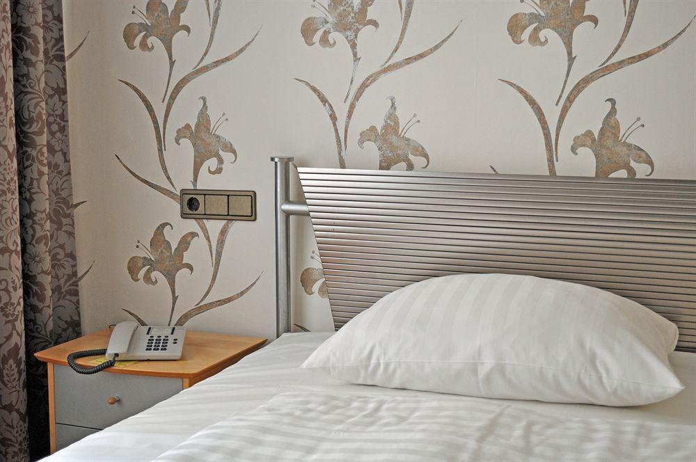 Hotel Astoria Francfort-sur-le-Main Extérieur photo