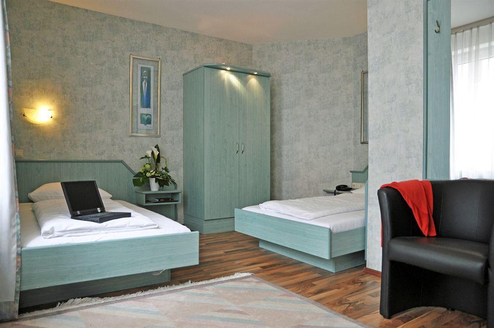 Hotel Astoria Francfort-sur-le-Main Extérieur photo