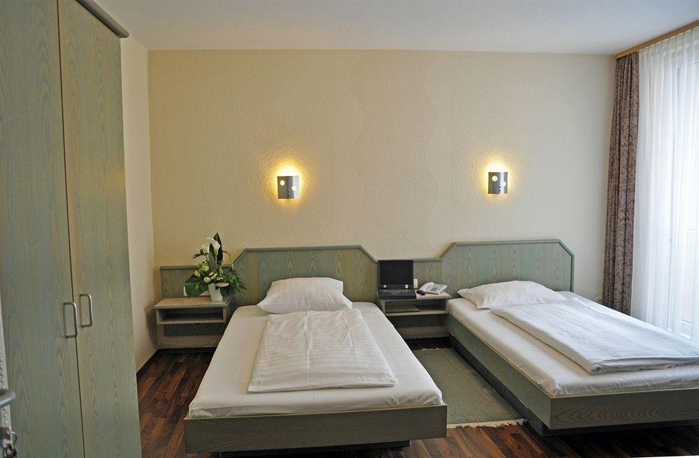 Hotel Astoria Francfort-sur-le-Main Extérieur photo