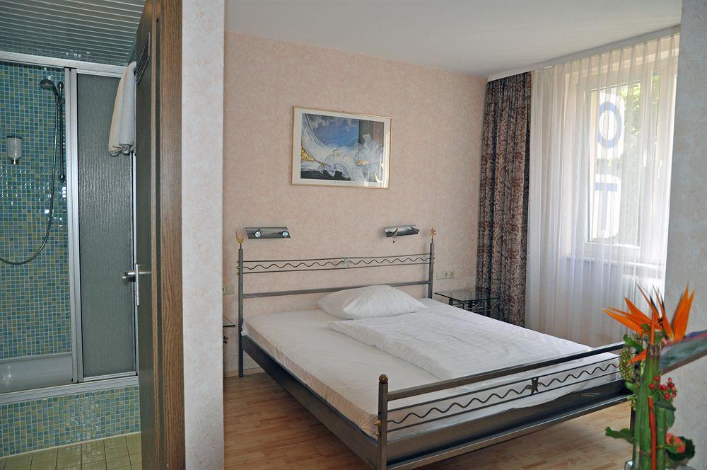 Hotel Astoria Francfort-sur-le-Main Extérieur photo