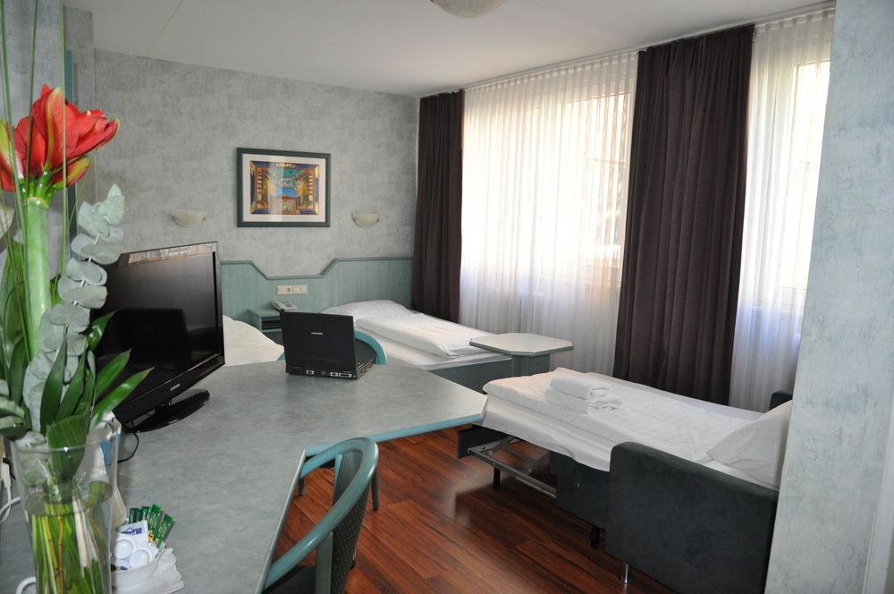 Hotel Astoria Francfort-sur-le-Main Extérieur photo