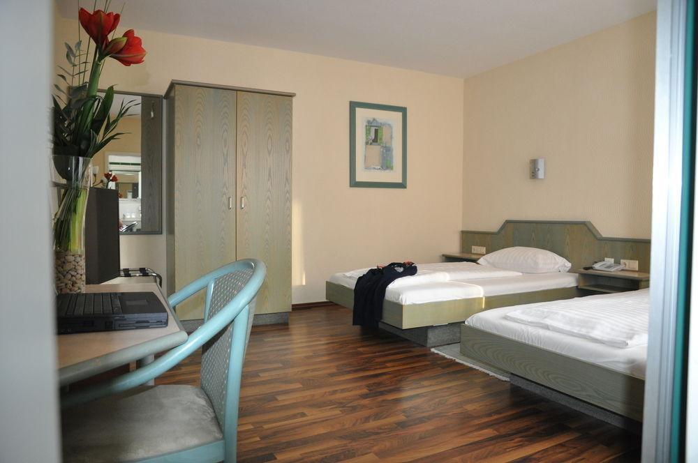 Hotel Astoria Francfort-sur-le-Main Extérieur photo
