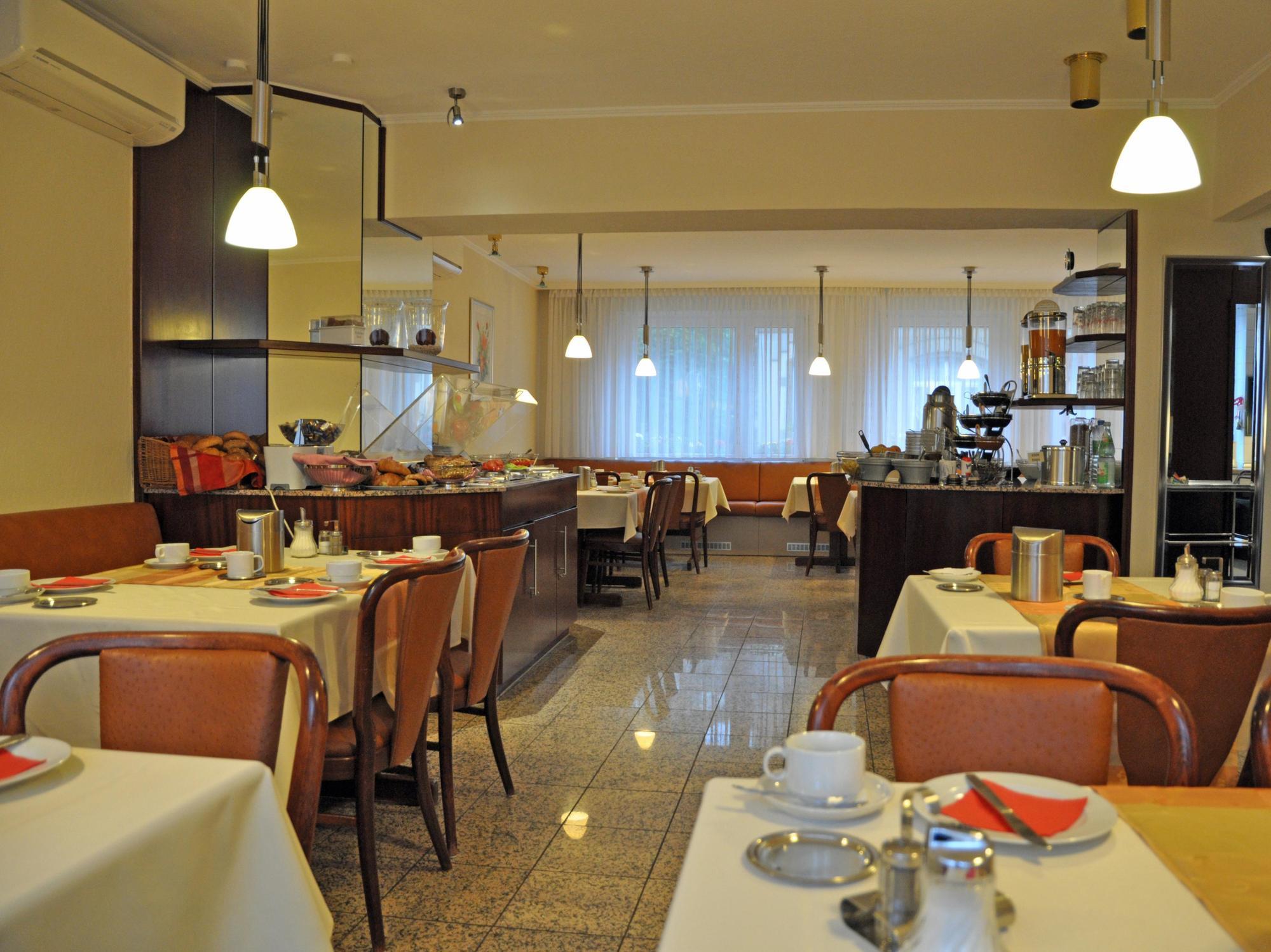 Hotel Astoria Francfort-sur-le-Main Extérieur photo