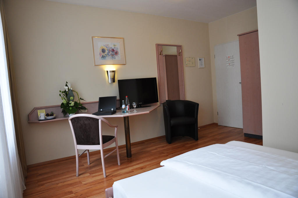 Hotel Astoria Francfort-sur-le-Main Extérieur photo