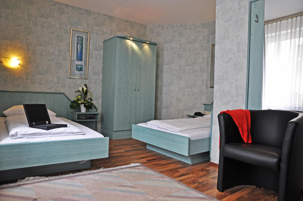 Hotel Astoria Francfort-sur-le-Main Extérieur photo